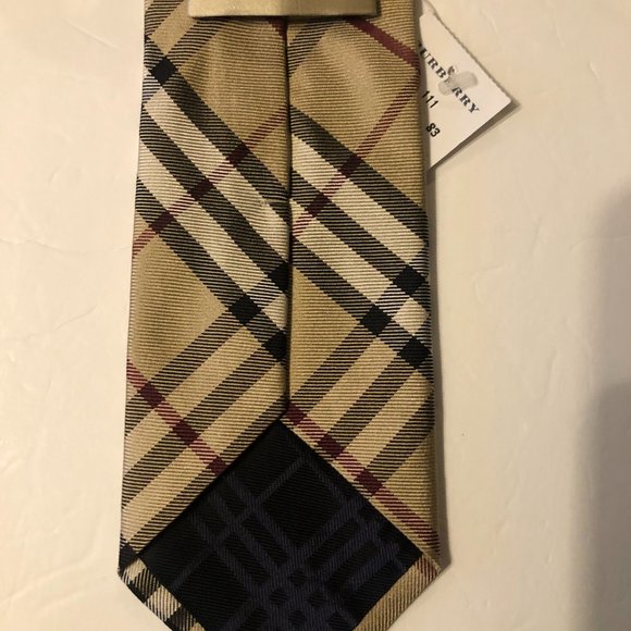 BURBERRY MEN'S NEW 100%SILK NECK TIE  WIDTH: 3 1/2"  LENGTH: 57"  MADE IN ITALY - Picture 5 of 10